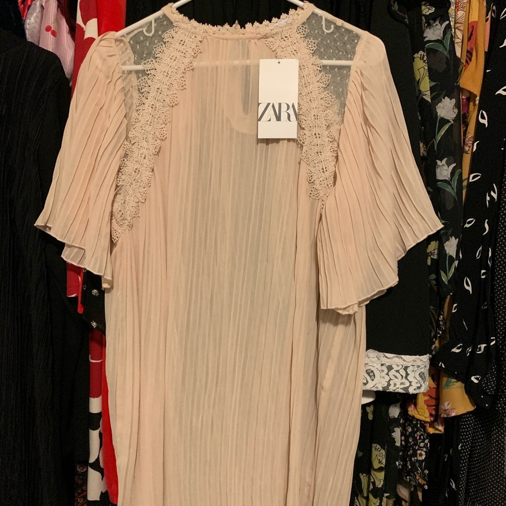 Zara Guipure Dress - Pleated Blush Pink